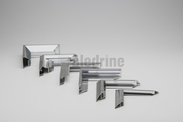 A moldura-de-alumínio-modelos é um produto na prateleira da aledrine