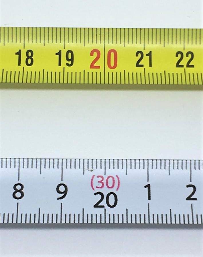 A trena de fita, ou trena manual, com numeração contínua evita grande parte dos erros de medição.
