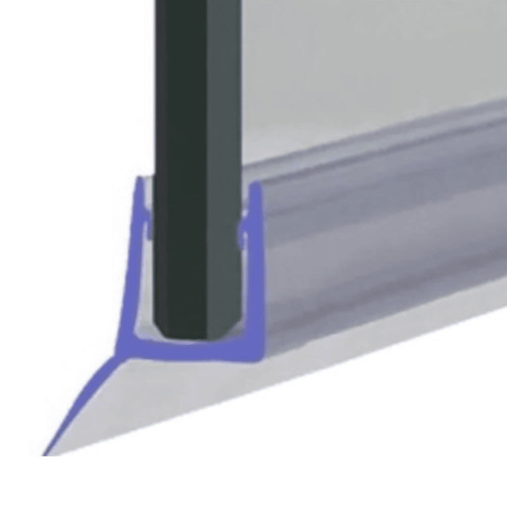 O perfil tipo pingadeira para vedação de porta de vidro tem uma aba flexível que se projeta em diagonal em relação à borda do vidro, evitando que a água passe por baixo da porta.